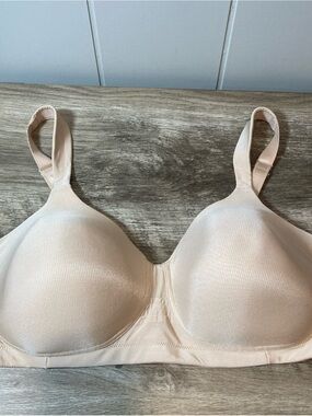 Vanity Fair 71355 Cooling Touch Wire Free Bra 40D Nude Seamless T-shirt